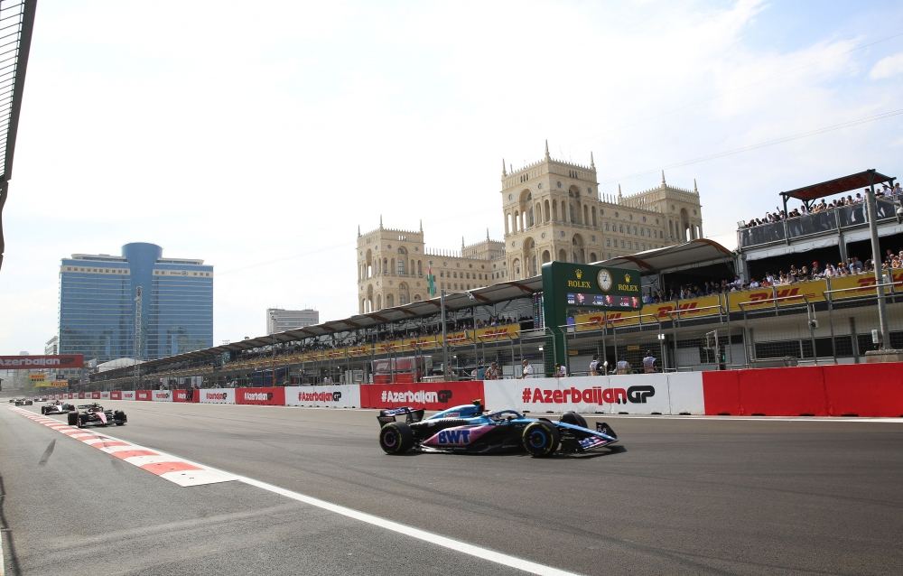 President Ilham Aliyev, First Lady Mehriban Aliyeva watch Formula 1 Azerbaijan Grand Prix race (PHOTO/VIDEO)