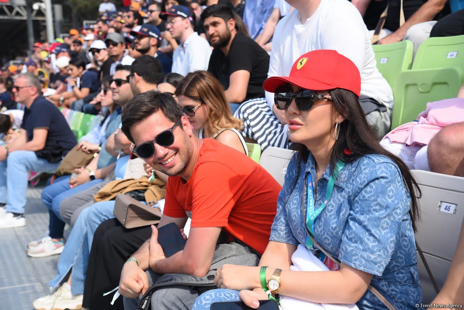 Болельщики в восторге от гонки Гран-при Азербайджана Формулы-1 (ФОТОРЕПОРТАЖ)