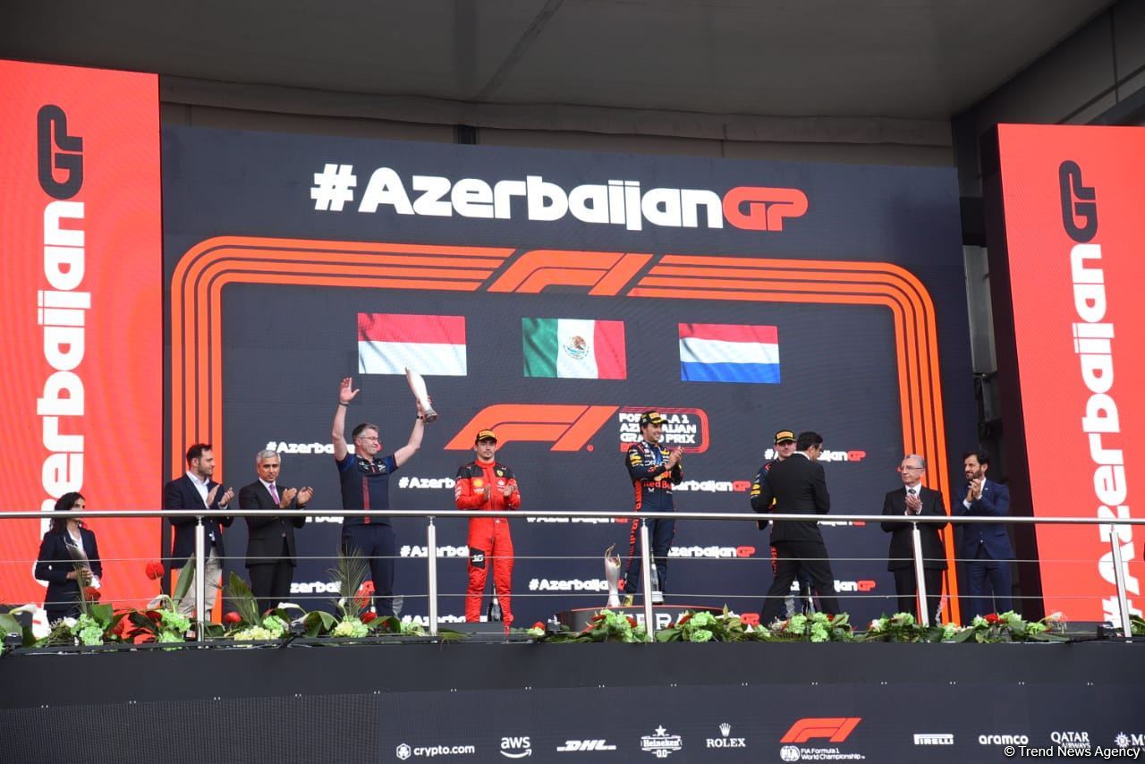 Winners of Formula 1 main race of F1 Azerbaijan Grand Prix awarded (PHOTO)