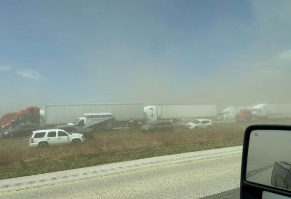 Illinois dust storm blinds drivers, 6 die in chain-reaction crashes
