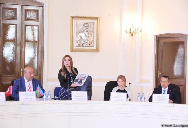 В Центре Ататюрка состоялась торжественная презентация книги "Гейдар Алиев. 100 мгновений жизни" (ФОТО)