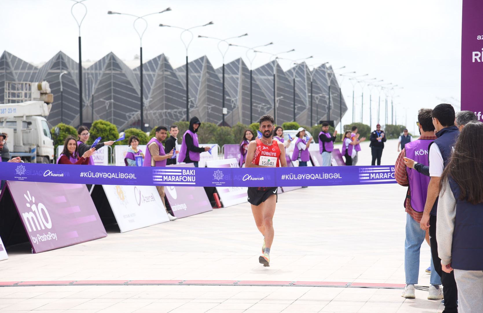 Яркий праздник спорта: Марафон «Победи ветер» в Баку (ФОТО)