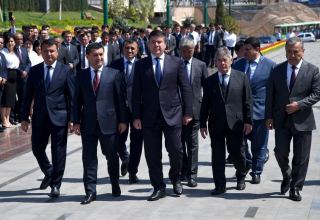 МИД Узбекистана чтит память великого лидера Гейдара Алиева (ФОТО)