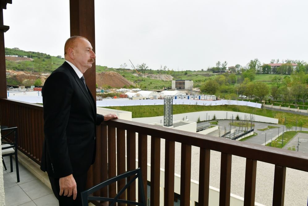 Президент Ильхам Алиев и Первая леди Мехрибан Алиева приняли участие в открытии Шушинского комплекса отеля-конгресс-центра (ФОТО/ВИДЕО)