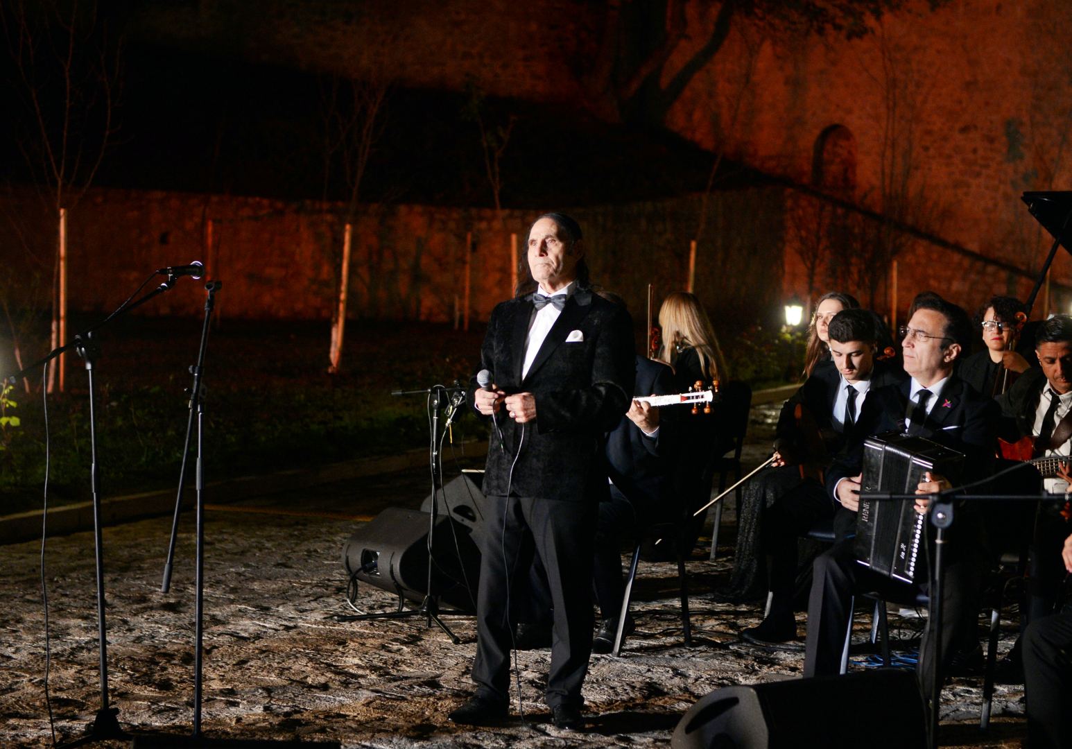 Şuşada “Ümummilli Lider Heydər Əliyev-sevimli mahnılar” adlı konsert proqramı təqdim olunub (FOTO)