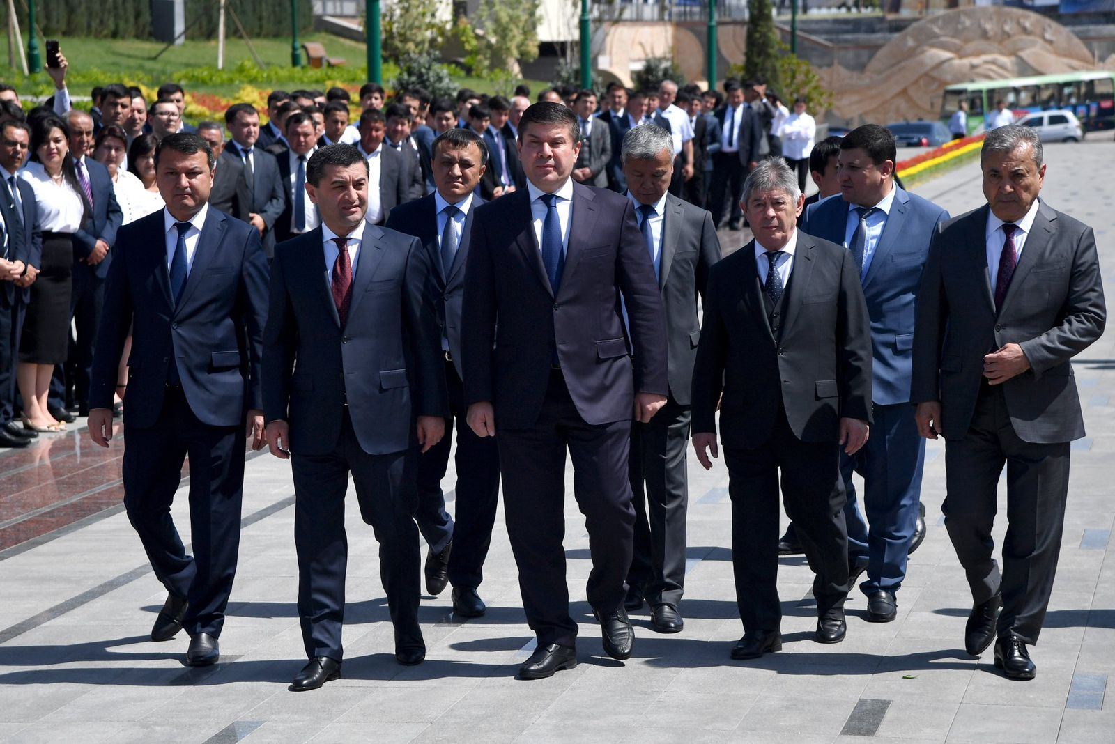 Uzbek Ministry of Foreign Affairs honors memory of Azerbaijani national leader Heydar Aliyev (PHOTO)