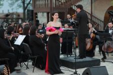 “Xarıbülbül” festivalında Azərbaycan Dövlət Simfonik Orkestrinin konserti olub (FOTO)