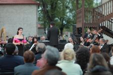 “Xarıbülbül” festivalında Azərbaycan Dövlət Simfonik Orkestrinin konserti olub (FOTO)