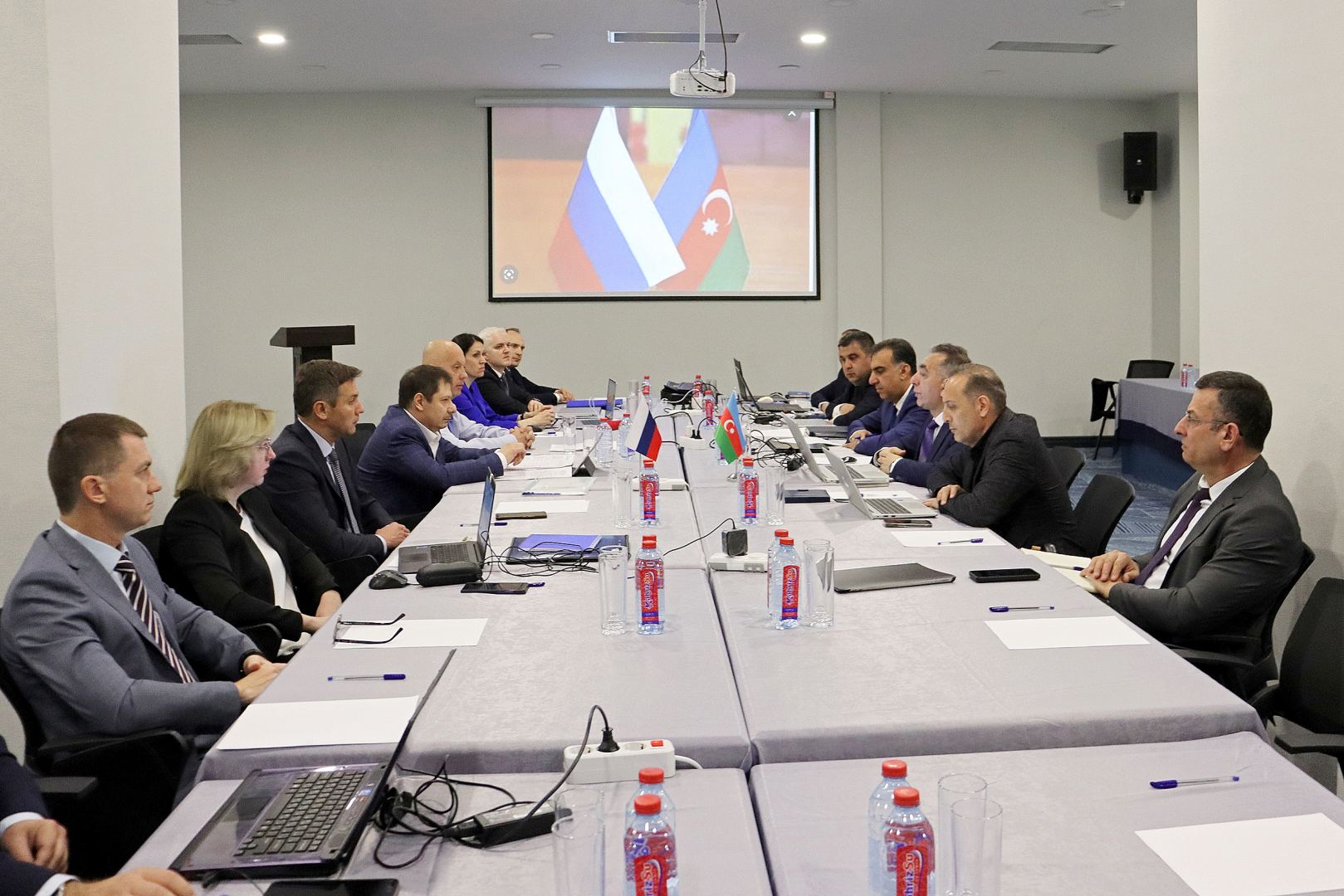 Администрации связи Азербайджана и России проводят координационную встречу (ФОТО)