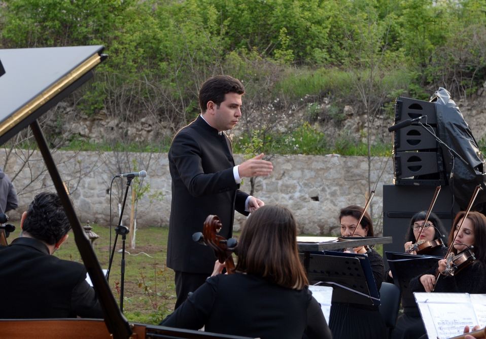 В рамках фестиваля «Харыбюльбюль» состоялся концерт Азербайджанского государственного симфонического оркестра (ФОТО)