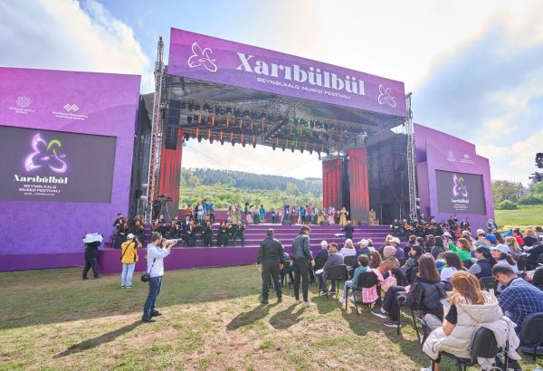 “Yüksəliş” müsabiqəsinin qalibləri “Xarıbülbül” Beynəlxalq Musiqi Festivalında iştirak ediblər (FOTO)
