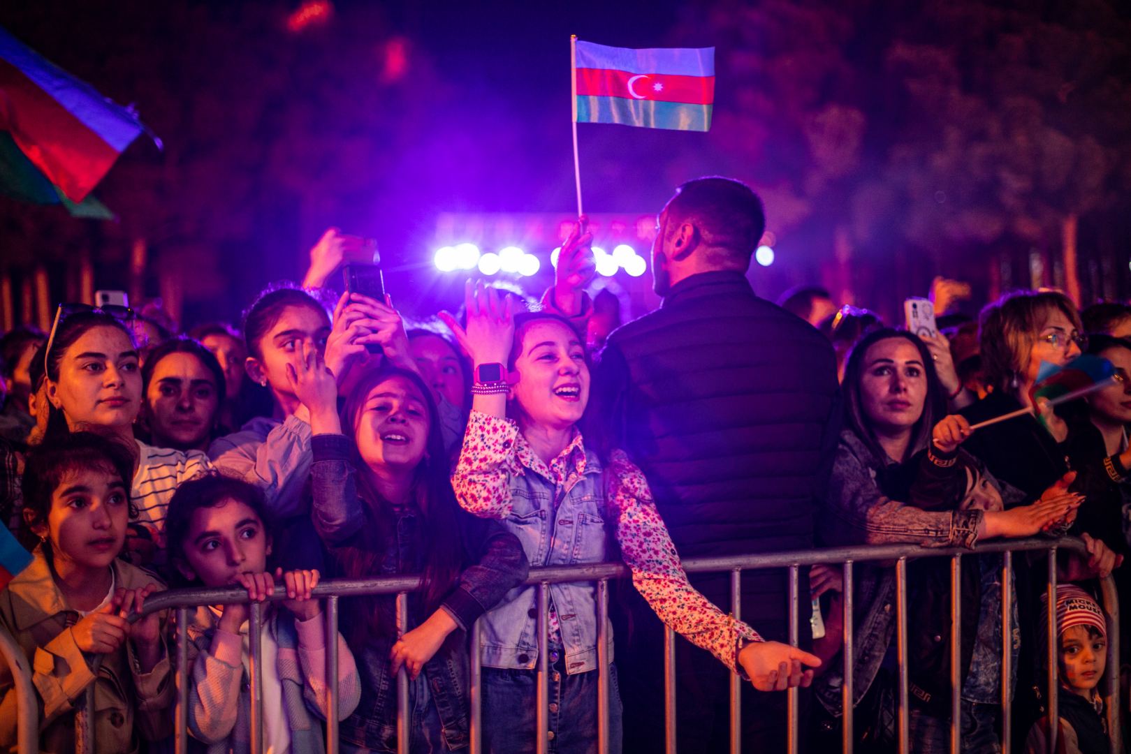 Abşeron rayonunda ümummilli lider Heydər Əliyevin 100 illik yubileyinə həsr olunmuş konsert keçirilib (FOTO/VİDEO)