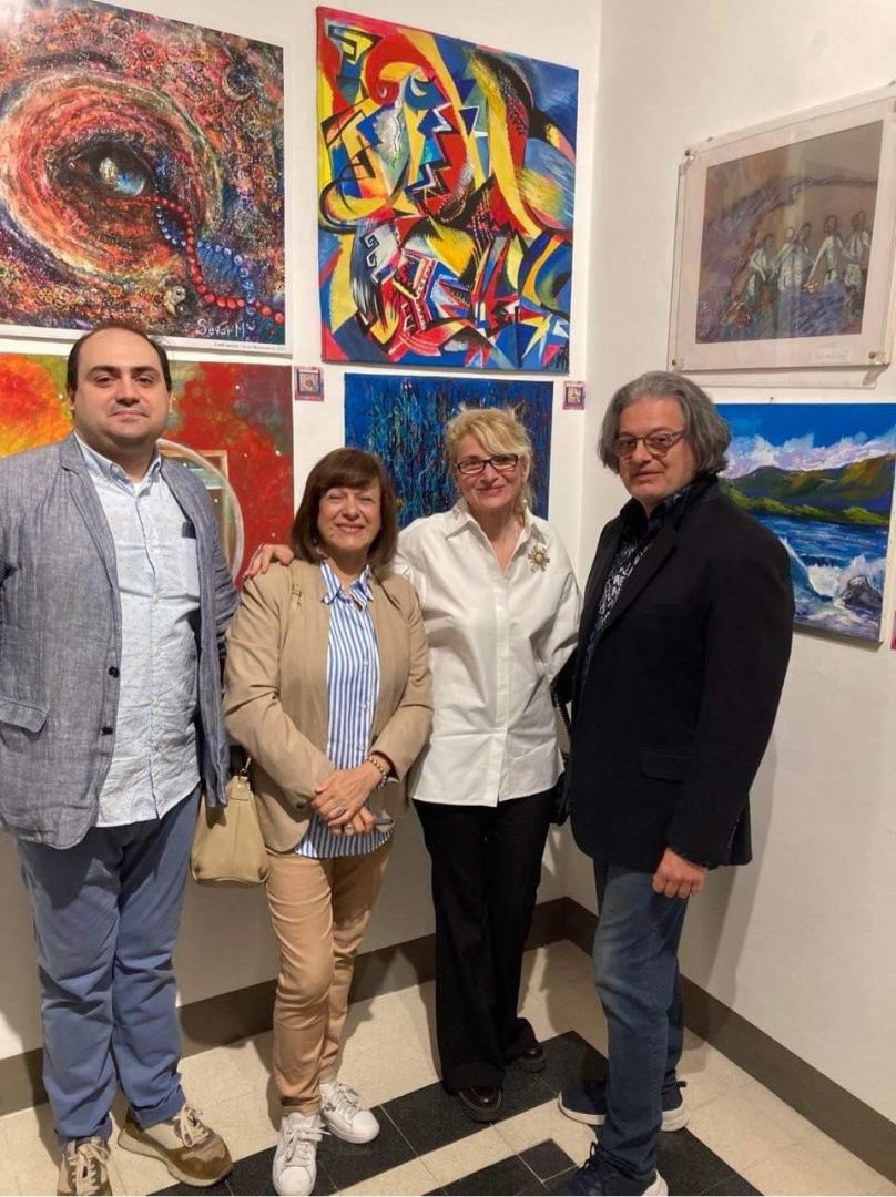 Картины азербайджанских художников представлены в Италии (ФОТО)