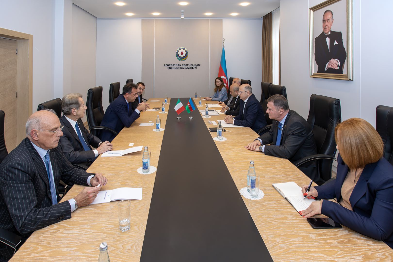Италия играет важную роль в развитии отношений между Азербайджаном и ЕС - министр