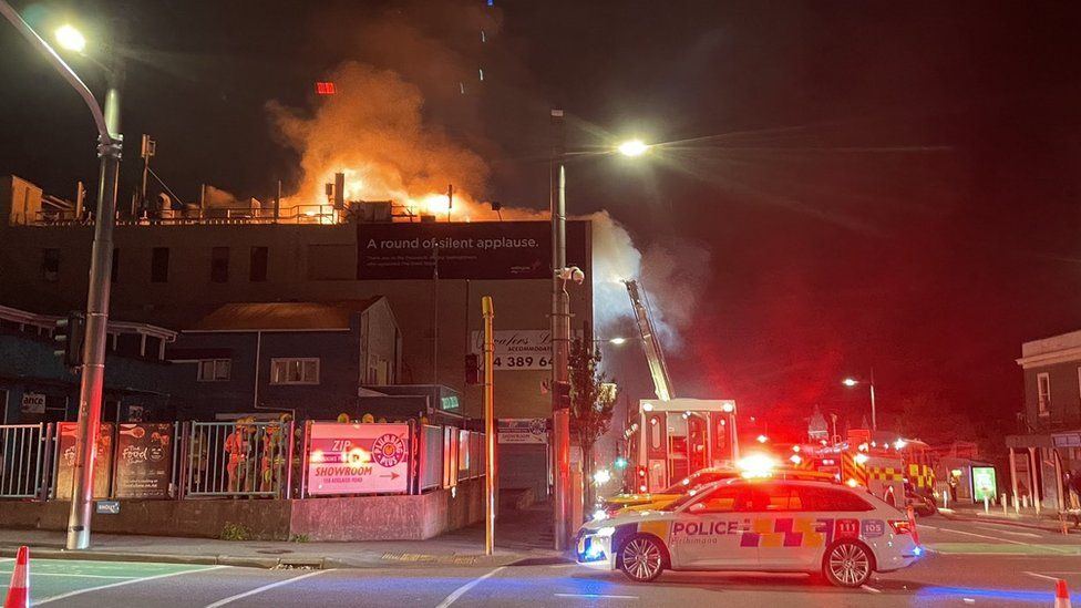 В Веллингтоне в результате пожара в общежитии погибли не менее 10 человек