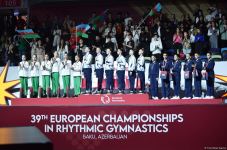 В Баку состоялась церемония награждения победителей ЧЕ по художественной гимнастике среди юниорских команд (ФОТО)