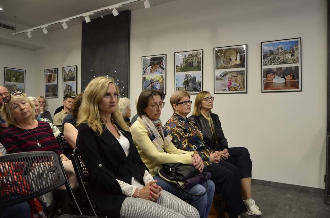 В Литве открылась фотоэкспозиция Ричардаса Лапайтиса о Карабахе (ФОТО)