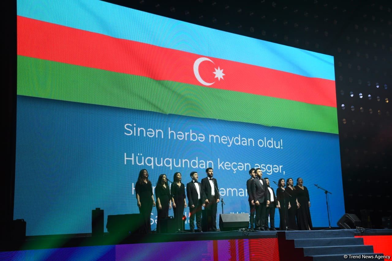 В Баку состоялось торжественное открытие 39-го чемпионата Европы по художественной гимнастике (ФОТО)
