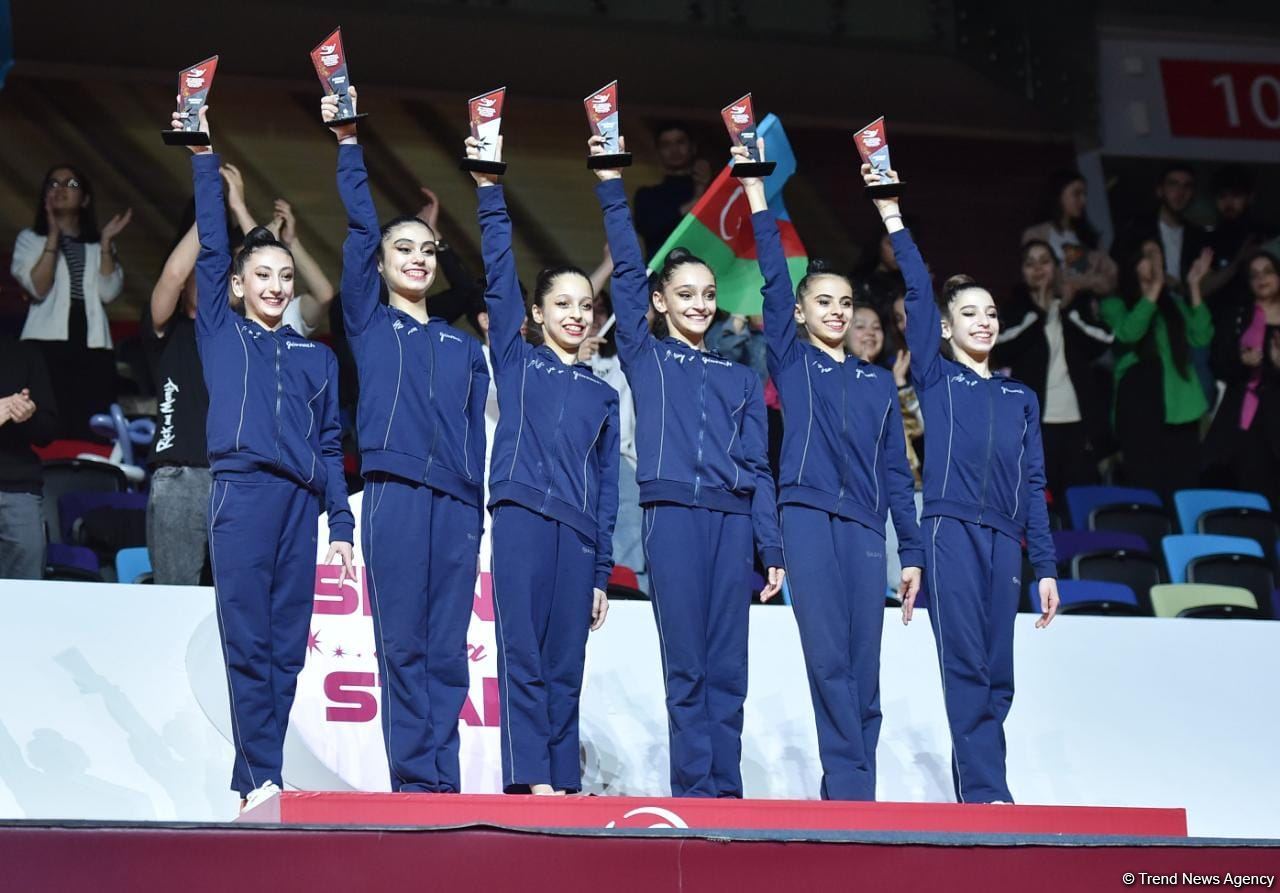 ЧЕ в Баку: юниорская команда Азербайджана в групповых упражнениях по художественной гимнастике удостоена награды 