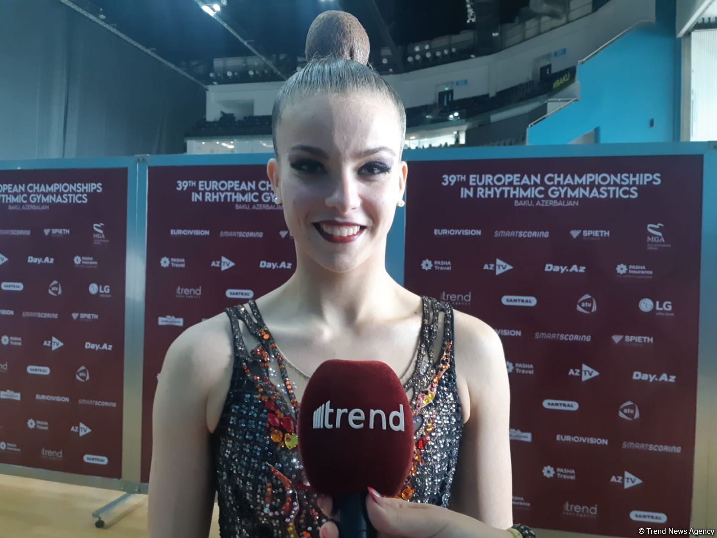 Česká gymnastka děkuje Ázerbájdžánské gymnastické federaci za možnost pořádat soustředění