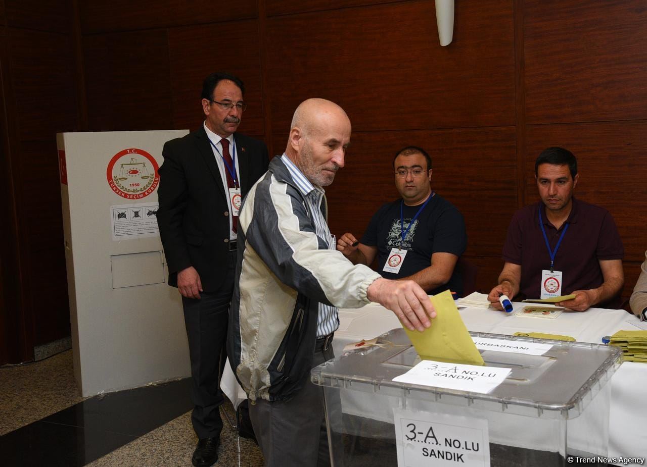Voting in second round of Turkish presidential elections ends in Azerbaijan