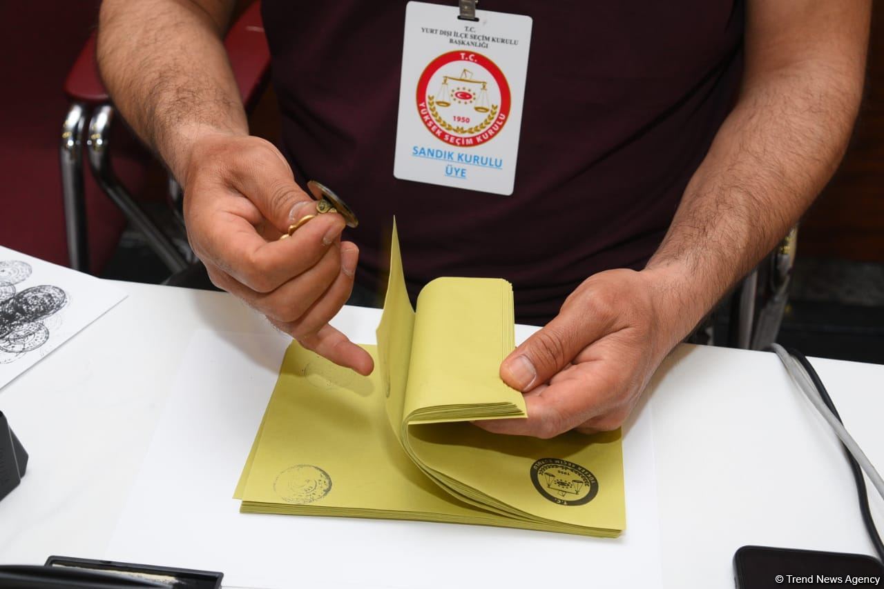 В Азербайджане началось голосование граждан Турции во 2-м туре президентских выборов в этой стране (ФОТО)