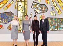 First Lady Mehriban Aliyeva gets acquainted with Martynas Mazvydas National Library of Lithuania (PHOTO/VIDEO)