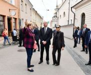 Президент Ильхам Алиев и Первая леди Мехрибан Алиева совершили прогулку по Старому городу в Вильнюсе (ФОТО/ВИДЕО)