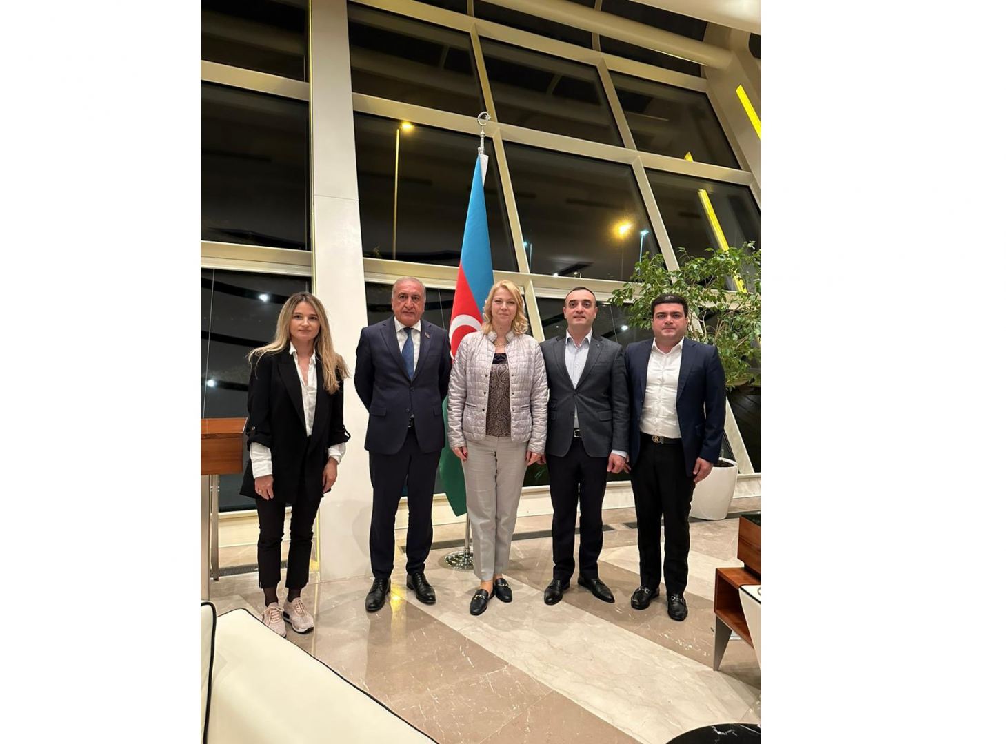 Председатель парламента Черногории прибыла в Азербайджан