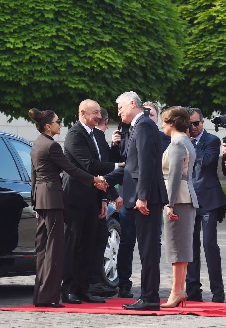 Official welcome ceremony held for President Ilham Aliyev in Vilnius (PHOTO/VIDEO)