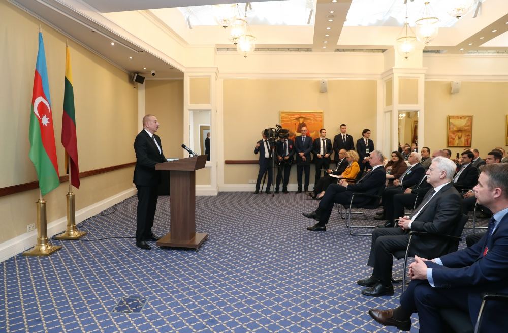 Президент Ильхам Алиев и Президент Гитанас Науседа приняли участие в азербайджано-литовском бизнес-форуме в Вильнюсе (ФОТО)