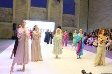 На открытии Azerbaijan Fashion Week представлена коллекция Гюльнары Халиловой "Cizgi" (ФОТО)