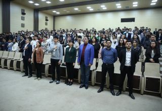 Bakı Ali Neft Məktəbində Ulu Öndər Heydər Əliyevin 100 illik yubileyinə həsr olunmuş Debat Forumu keçirilib (FOTO)