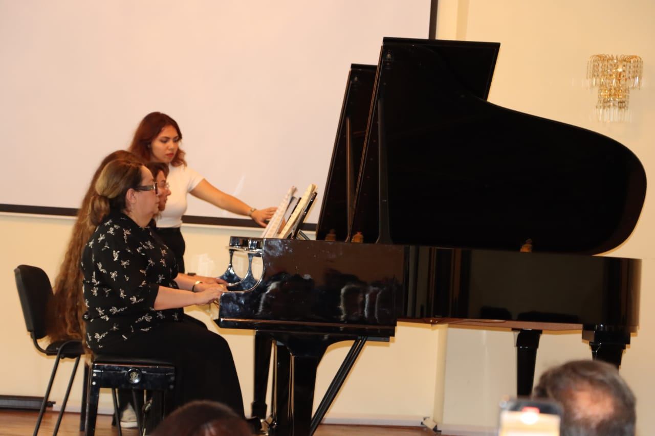 В Баку состоялась презентация книги "Гейдар Алиев и музыкальная культура" (ФОТО)
