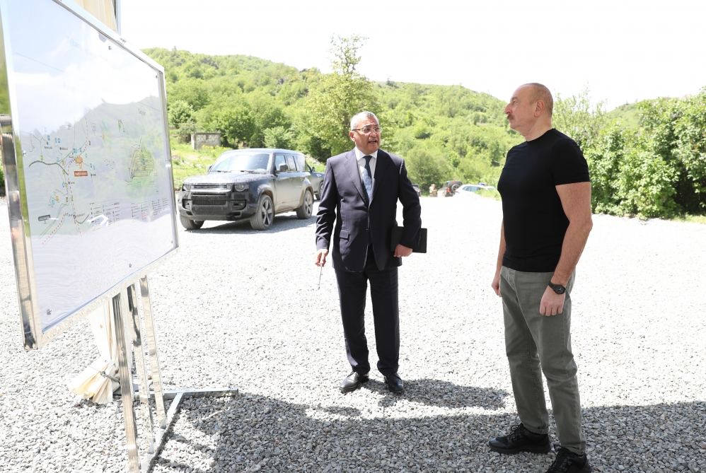 Президент Ильхам Алиев принял участие в церемонии закладки фундамента села Яншаг в Кяльбаджаре (ФОТО/ВИДЕО)
