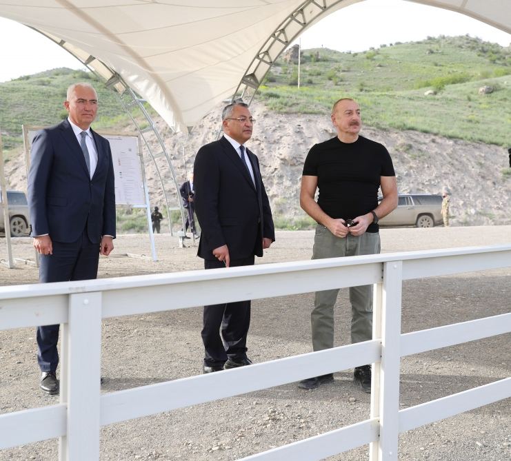 Президент Ильхам Алиев ознакомился с работами, проводимыми в селе Забух Лачинского района (ФОТО/ВИДЕО)