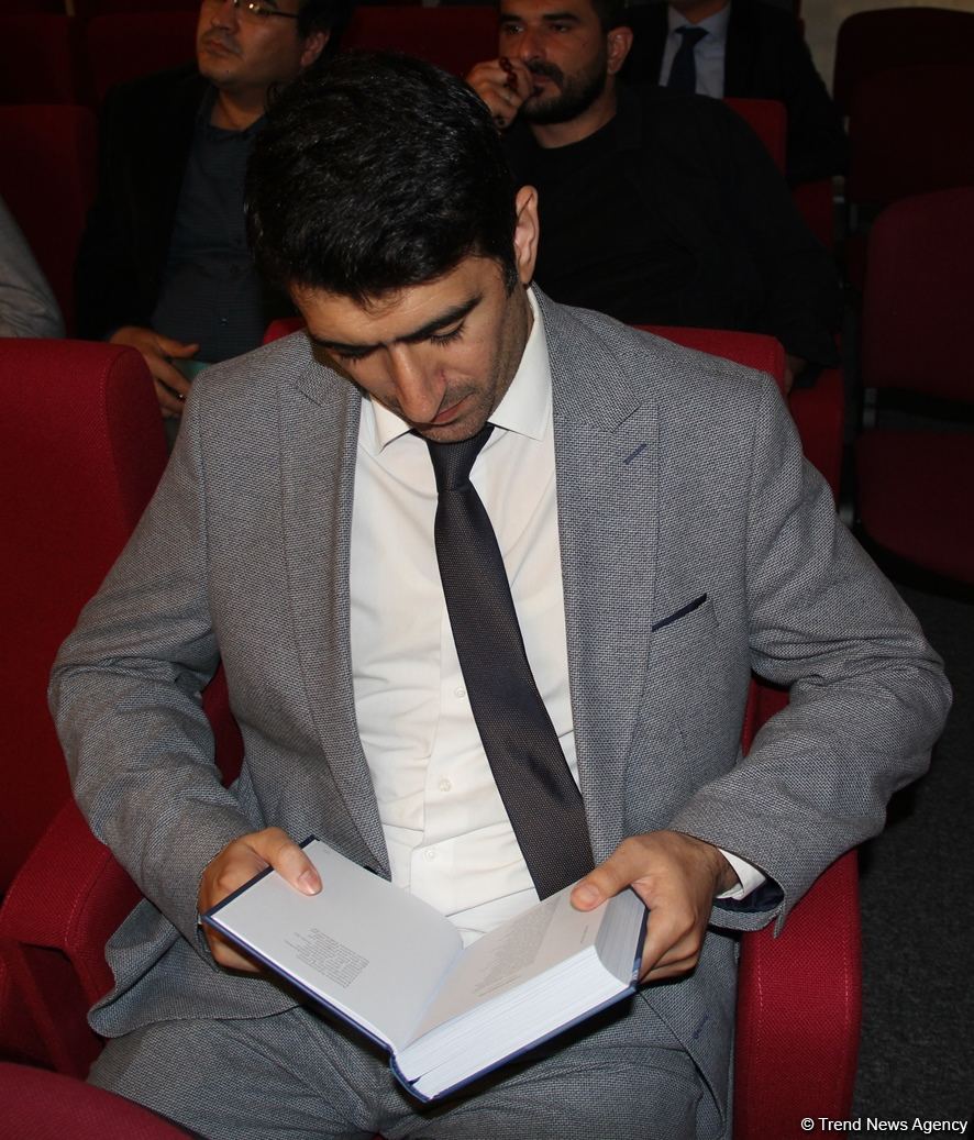 Xalq Bank провел презентацию книги "Избранные произведения", посвященной видной поэтессе Акиме Биллури (ФОТО)