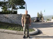 Президент Ильхам Алиев открыл вывески на пересечении улиц Гейдара Алиева, Победы и 28 Мая в городе Лачин (ФОТО/ВИДЕО)