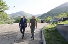 President Ilham Aliyev participates in unveiling ceremony of signs at intersection of Heydar Aliyev, Zafar and May 28 streets in Lachin (PHOTO/VIDEO)