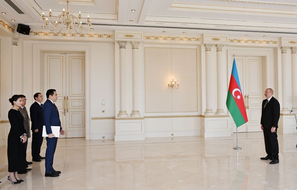 Президент Ильхам Алиев принял верительные грамоты новоназначенного посла Казахстана в нашей стране (ФОТО/ВИДЕО)