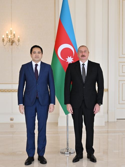 President Ilham Aliyev accepts credentials of incoming ambassador of Kazakhstan (PHOTO/VIDEO)