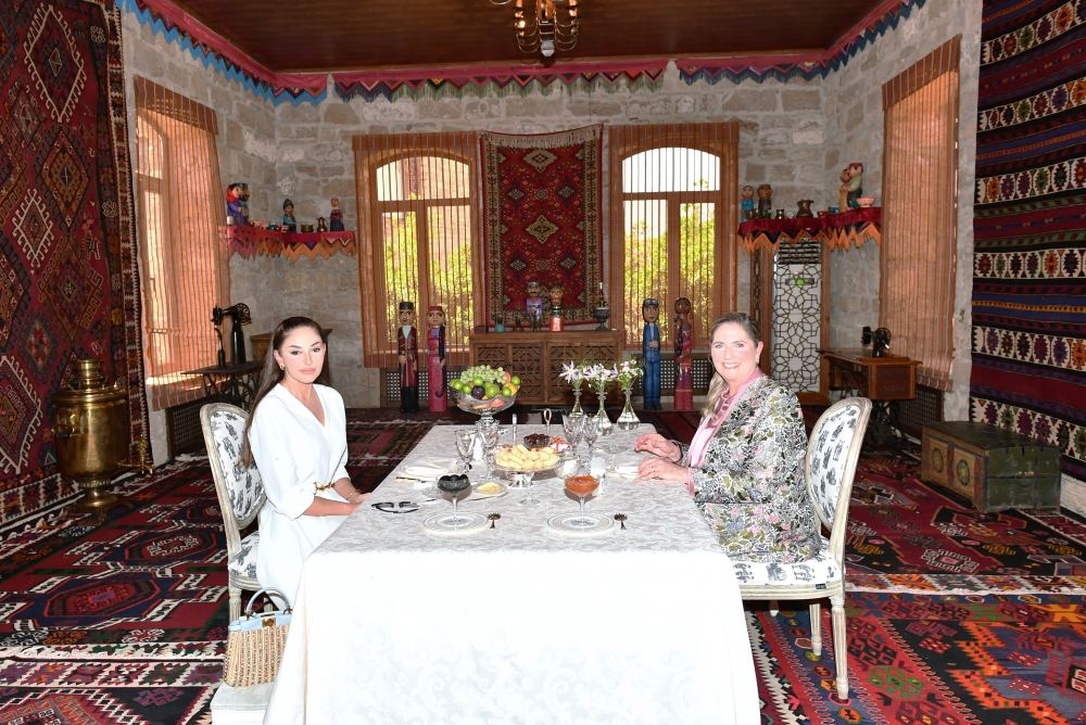 Первая леди Мехрибан Алиева и Первая леди Израиля Михаль Герцог посетили Археолого-этнографический музейный комплекс "Гала" (ФОТО)