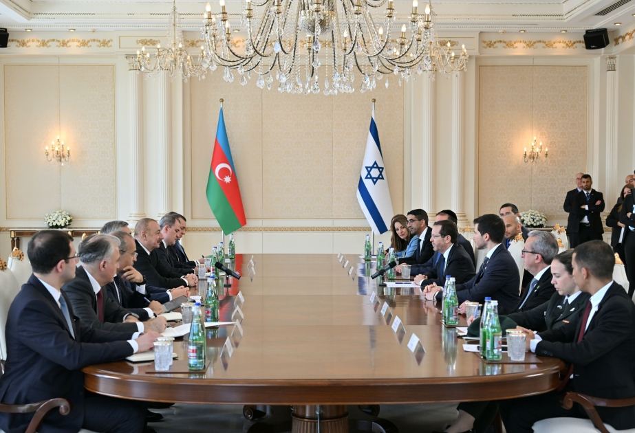 President Ilham Aliyev, President Isaac Herzog hold expanded meeting