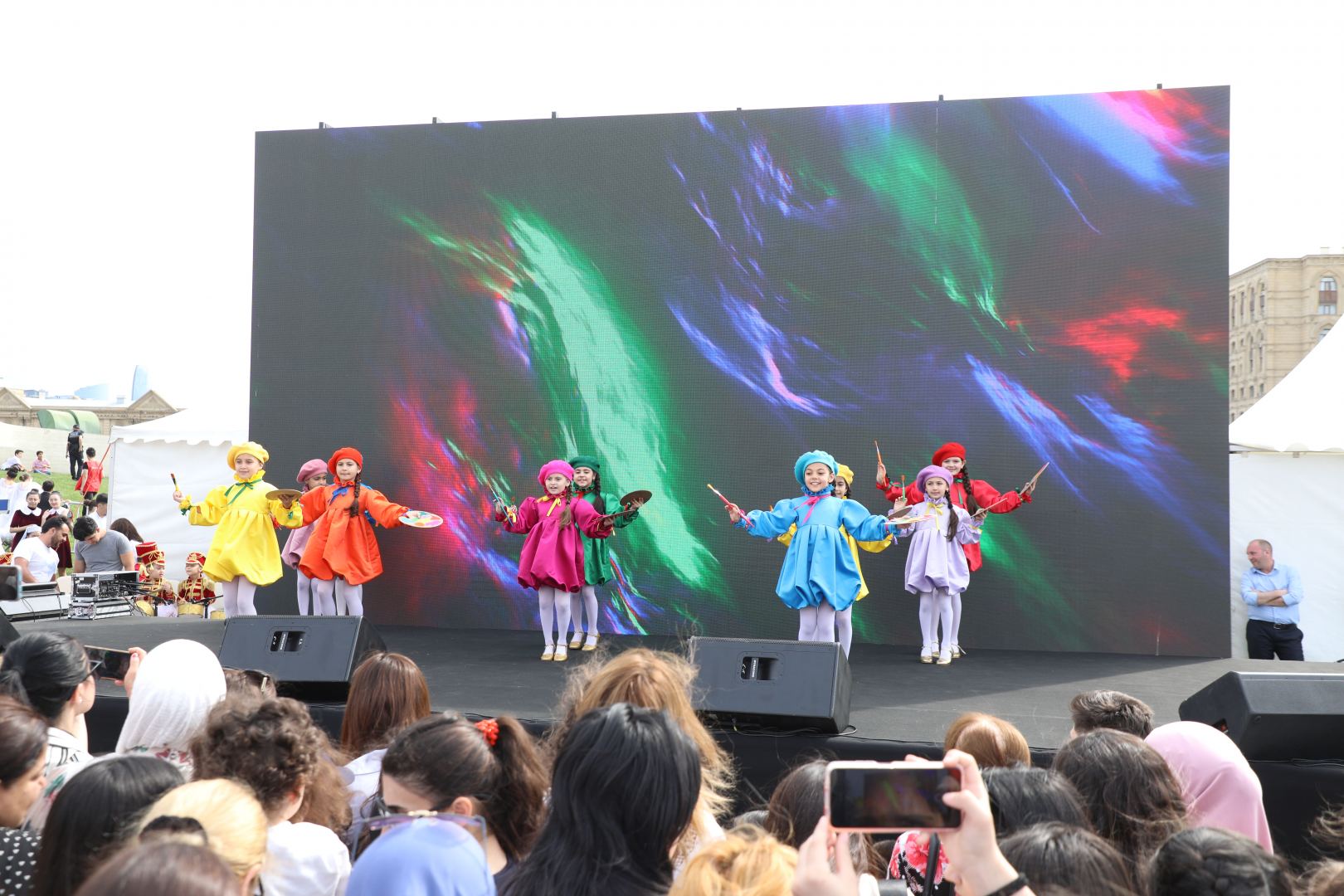 В Парке Центра Гейдара Алиева прошел грандиозный "Детский фестиваль" – творчество, технологии, спорт, викторины (ФОТО)