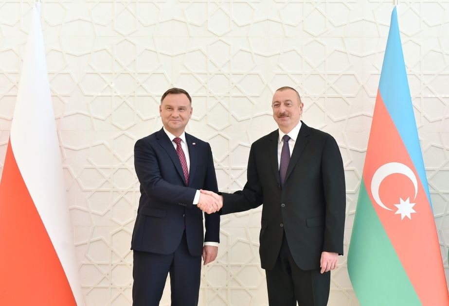 Азербайджан является очень важным партнером Польши в регионе Южного Кавказа - Анджей Дуда