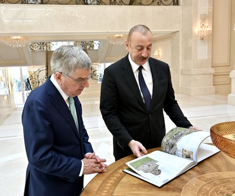 President Ilham Aliyev receives IOC President (PHOTO/VIDEO)