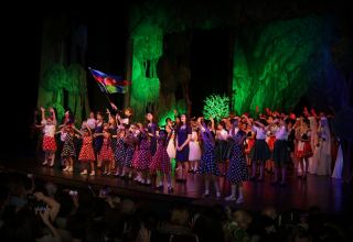 Более ста детей в Баку провели праздник "Мы ждем вас" (ФОТО)