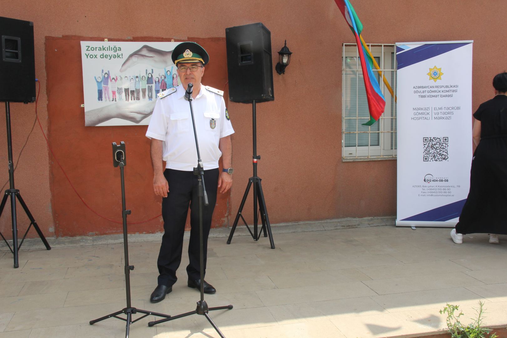 Центральным Таможенным Госпиталем проведена медико-социальная акция в Гяндже, посвященная 1 июня – Международному дню защиты детей (R) (ФОТО)