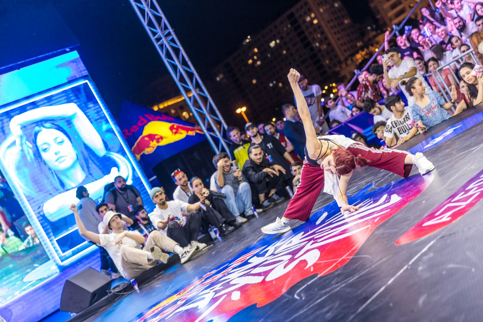 Захватывающие танцевальные батлы в Баку  (ФОТО)