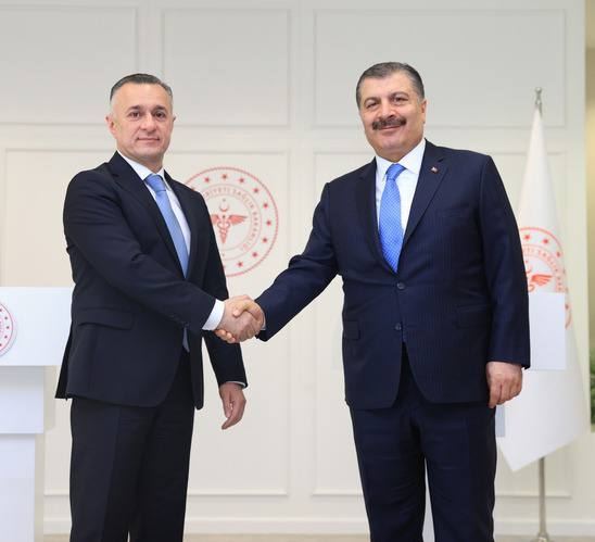 Министр здравоохранения Азербайджана поздравил турецкого коллегу с вступлением в состав нового правительства